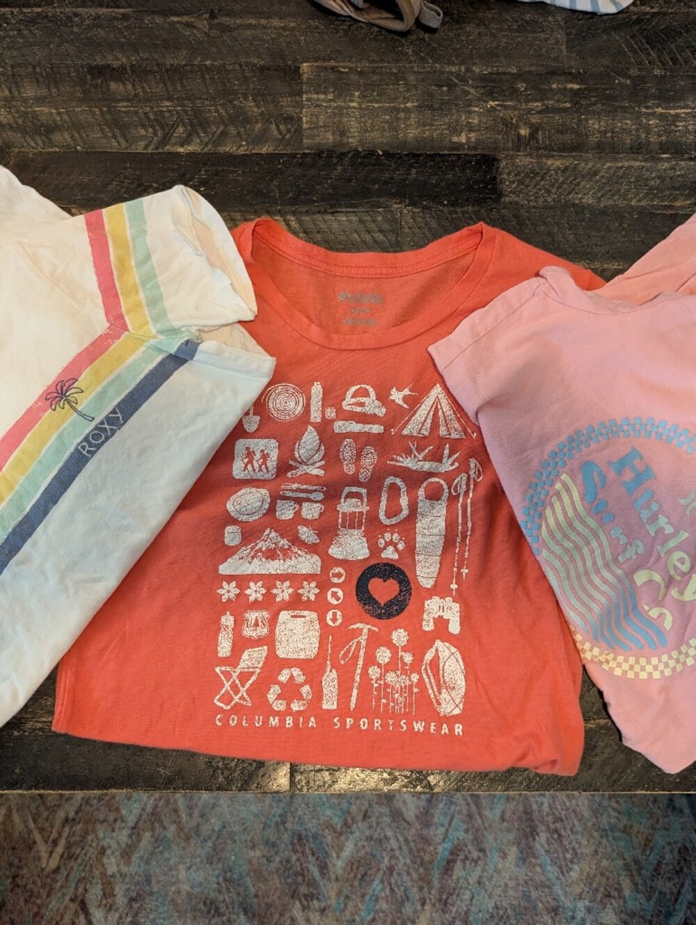 Graphic T Shirt Lot Of 3 XS Pink Coral White Roxy Columbia Hurley Casual Summer
